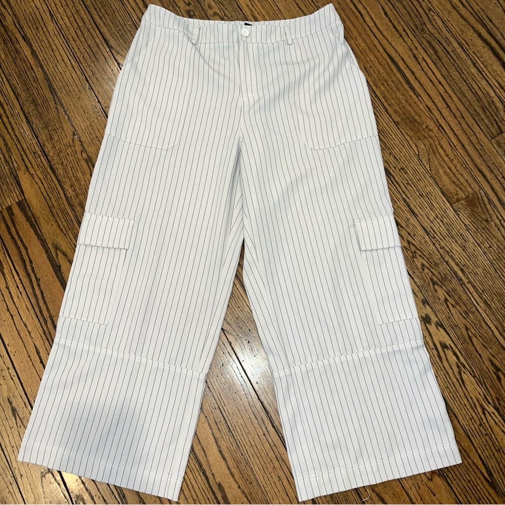 Princess Polly Women’s Gray Pinstriped Cargo Pants Size 12 Wide‎ Leg